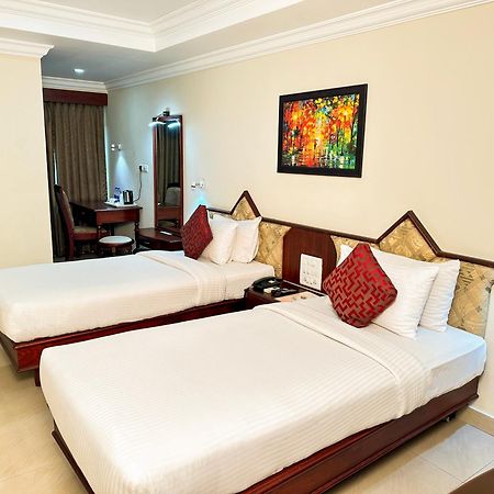 Hotel Prasanth Thiruvananthapuram Bagian luar foto
